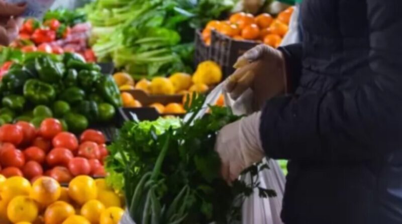 Especialistas recomiendan reforzar los cuidados en la manipulación y conservación de alimentos durante jornadas de altas temperaturas.