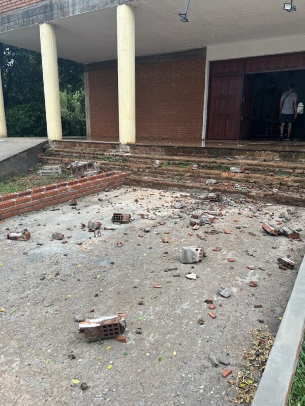 Fuerte temporal | Destrozos en viviendas y la capilla Virgen de Guadalupe del barrio Latinoamérica 4 WhatsApp Image 2025 02 11 at 19.08.12 2 - 3