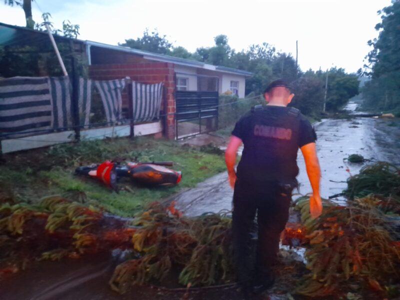Alem | Casi un millar de personas afectadas por fuerte tormenta en la madrugada del sábado 5 alem tormenta 2 1 - 4