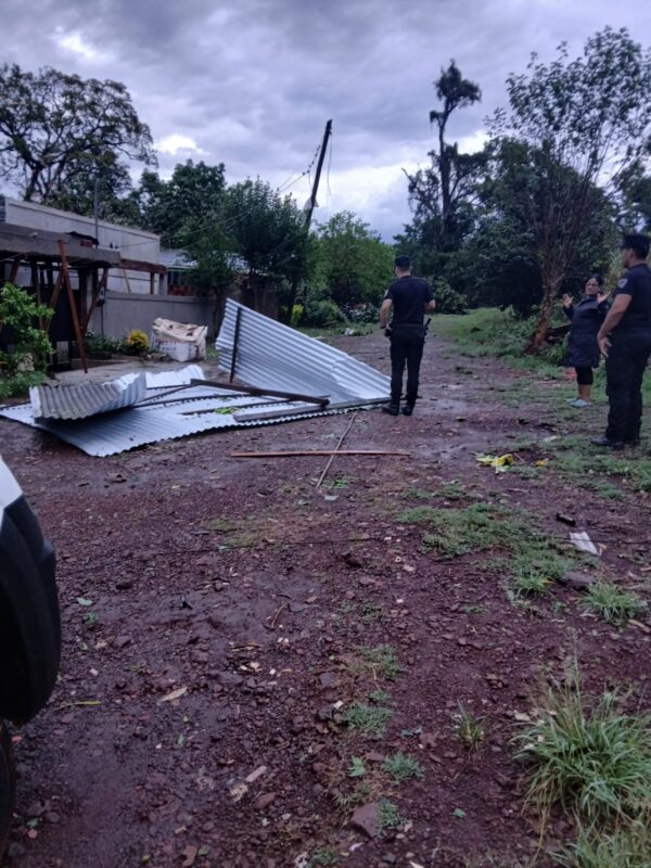 Alem | Casi un millar de personas afectadas por fuerte tormenta en la madrugada del sábado 9 alem tormenta 4 1 - 8