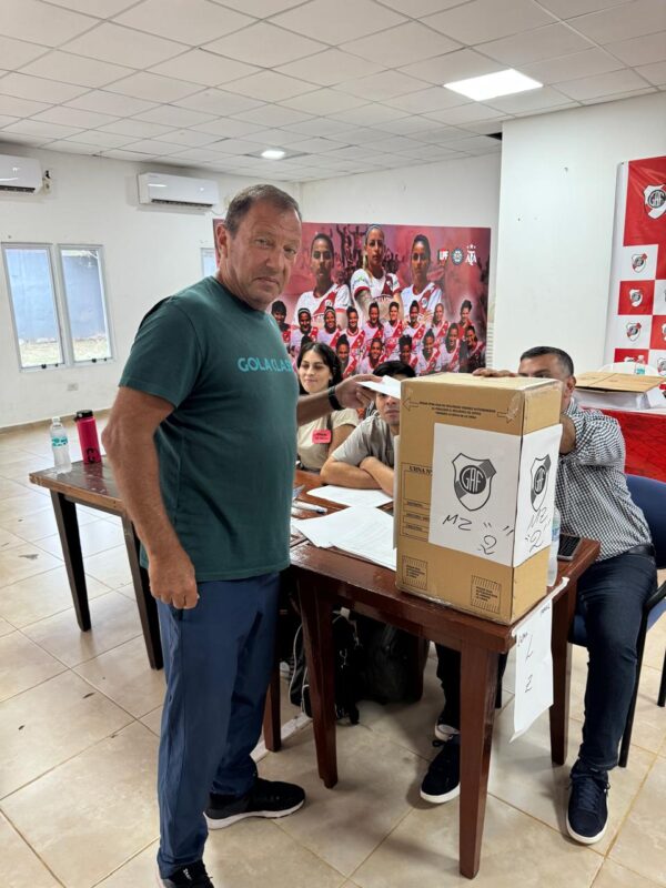 Elecciones en Guaraní: Se desarrolla con normalidad y pasado el mediodía votó el 27% del padrón 8 28a27ab2 5b2d 41b4 a81a 138696d3bbed - 7