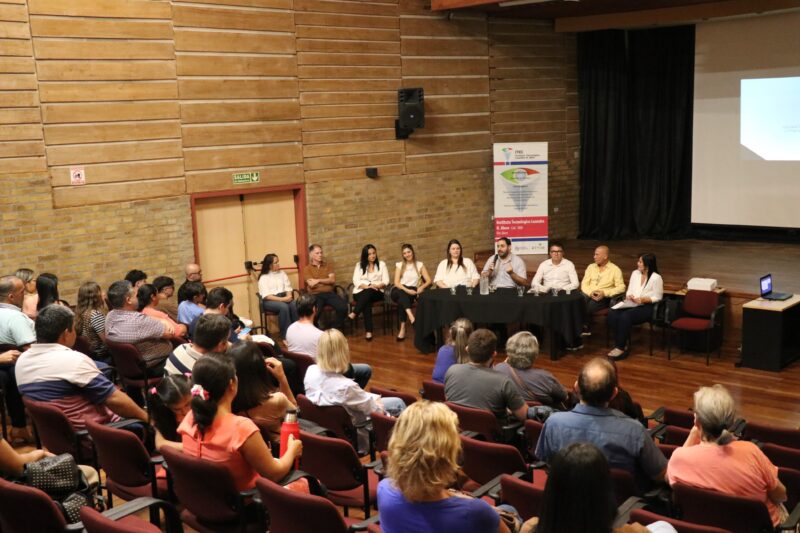 Escuela de Negocios Alem 1 - 7