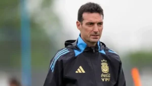 Scaloni define el once y espera por la recuperación de Tagliafico a horas del debut Lionel Scaloni brindará una conferencia clave antes del debut de Argentina en el Mundial 2026. Tagliafico está descartado, Facundo Medina gana terreno y persisten dudas en la defensa.
