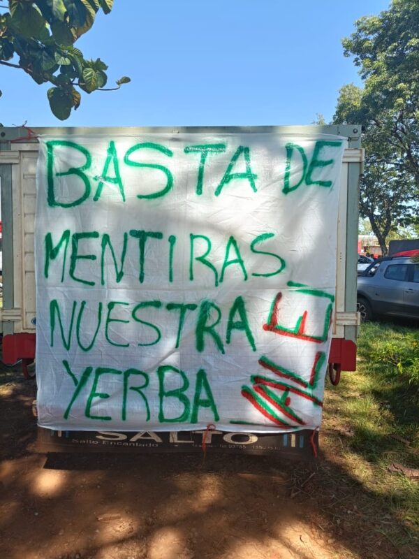 Conflicto yerbatero | Más de 100 productores se concentran en San José sin cortar la ruta 5 WhatsApp Image 2025 03 04 at 11.37.42 - 4