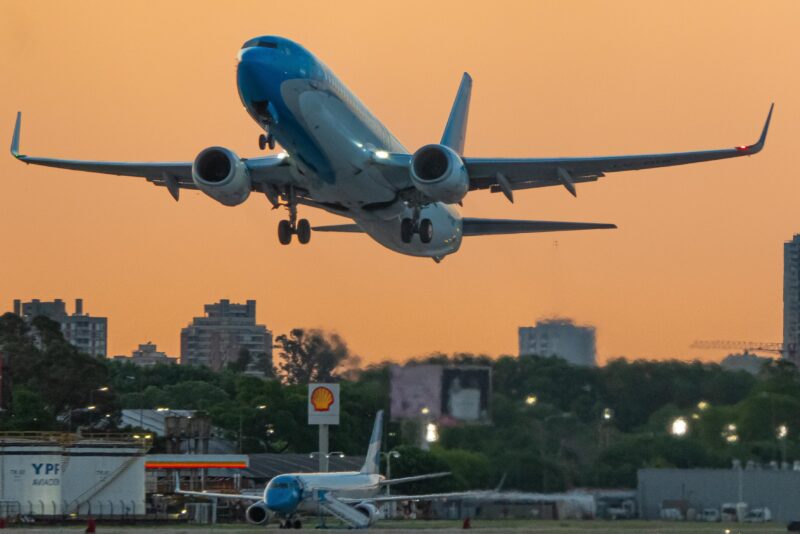 Aerolíneas Argentinas aplicará recargo en pasajes por suba del petróleo aerolineas argentinas 1 - 3