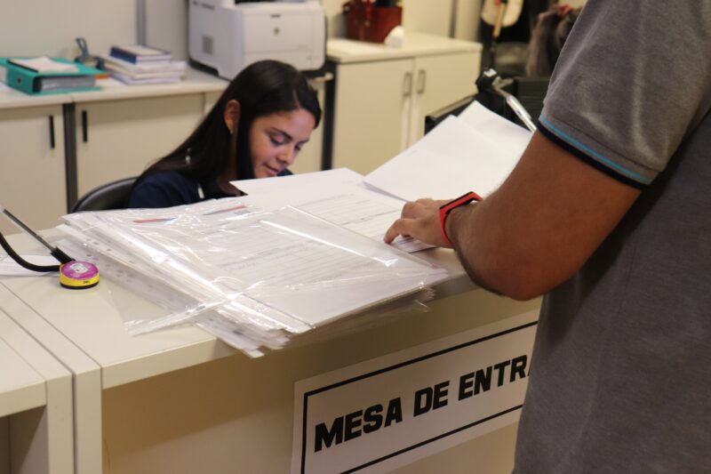 El no voto deberá justificarse ante el Tribunal Electoral de Misiones para quienes sea obligatorio