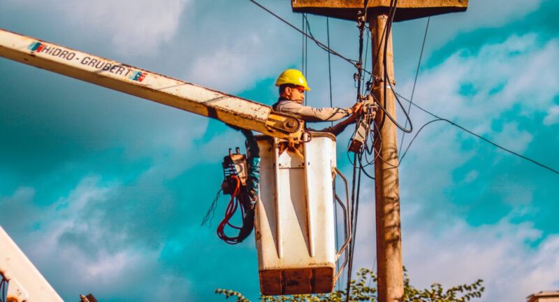 Cortes de luz programados para este domingo: a qué barrios posadeños afectará cortes energía