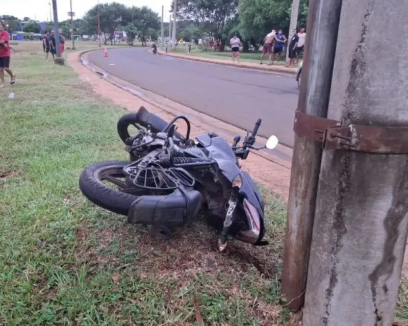 Conmoción en Posadas por la muerte de un estudiante tras despistar en su moto foto estudiantes - 1