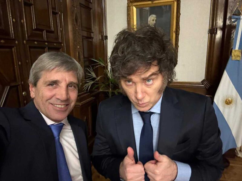 Caputo y el propio presidente Milei han endurecido su postura discursiva contra lo que denominan “la casta política” que “quebró al país”.