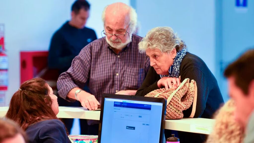 Las jubilaciones docentes tendrán aumentos en junio, pero los incrementos seguirán por debajo de la inflación acumulada en 2026.