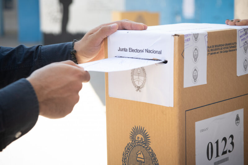 Comenzó el operativo de distribución del material electoral en Misiones rumbo a las legislativas 2025.