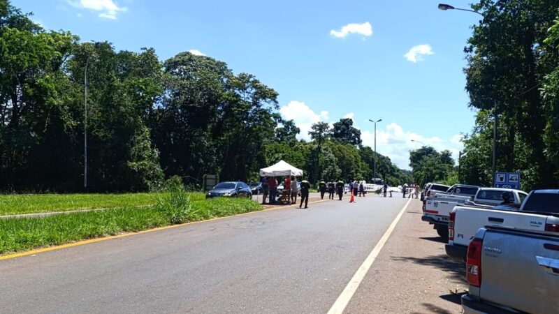 Conflicto yerbatero | Productores autoconvocados informan a los turistas sobre los reclamos por el precio 6 yerba iguazuu 2 - 5