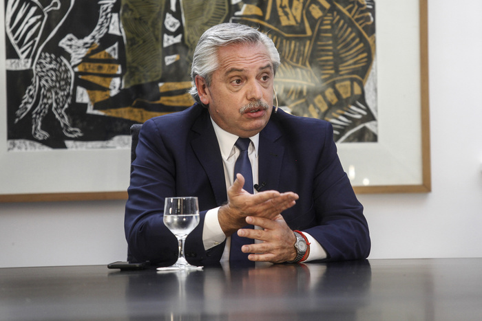 Alberto Fernández (2019–2023) por presuntos actos de corrupción vinculados a la contratación de seguros estatales