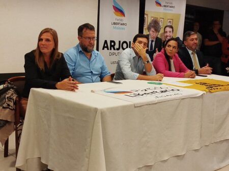 El “arjolismo” anticipó apoyo a candidatos de La Libertad Avanza sin el Partido Libertario ¿Otros tiempos? El "arjolismo" marca distancia con el Partido Libertario nacional y apoya a LLA de Milei