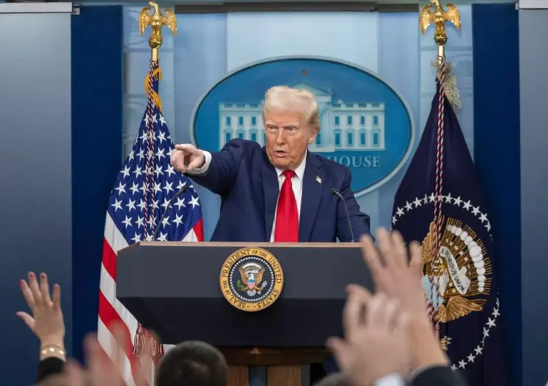 Donald Trump posterga aranceles por 90 días y a China le aplicará un 125% Trump - 1