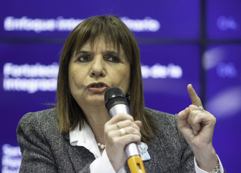 La Justicia citó a Cristina Kirchner para ser detenida tras quedar firme la condena 5 En un oficio enviado al Ministerio de Seguridad, el TOF 2 solicitó a Patricia Bullrich que disponga, en un plazo de 24 horas