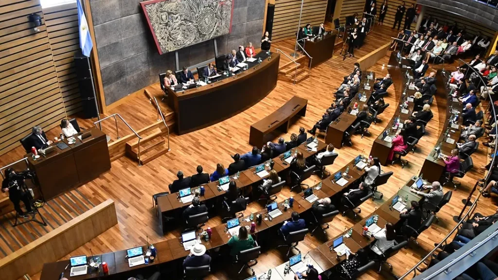 Sebastián Macias confirmó la propuesta para presidir la Legislatura misionera 7 cam diputados e1745929857476 - 6