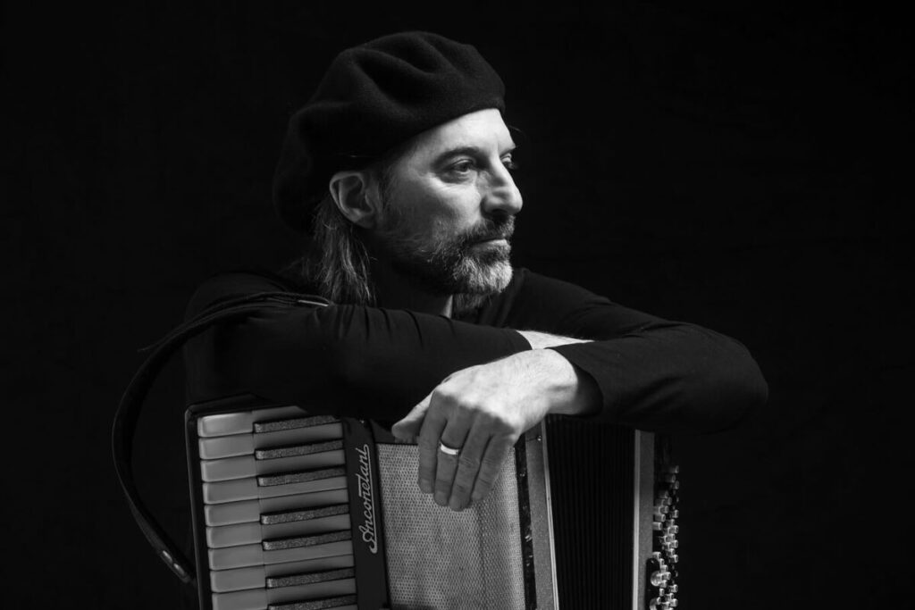 “Hay mucho de sagrado en la música que hacemos”, afirmó Chango Spasiuk en el marco de Semana Santa en Misiones.