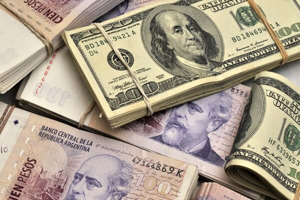 El dólar oficial cerró hoy a $1.155 dolares