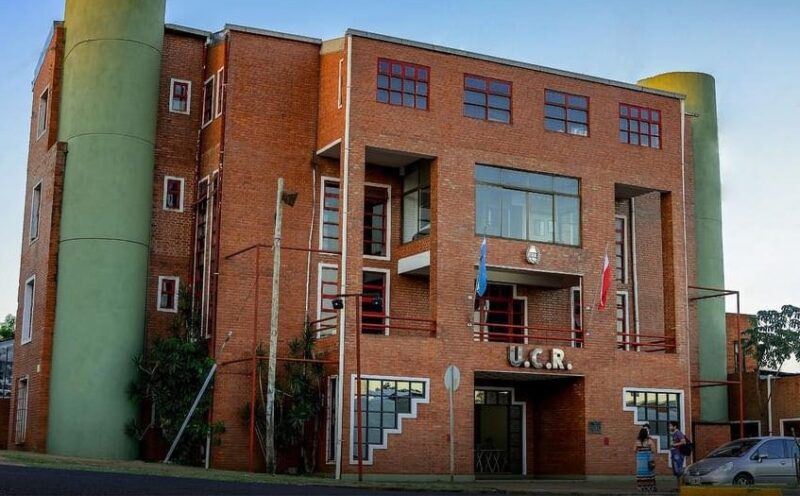 Fracaso de la UCR en Unidos por el Futuro: Walter “Chiquitín” Molina reconoció la pobre elección 6 Consultado por las controversias internas de la UCR —como la sangría de dirigentes en zonas claves — Molina fue ambiguo y culpó a externos.