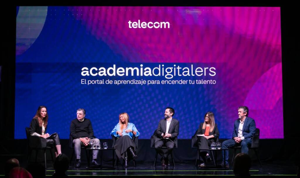 Telecom lanzó nueva plataforma gratuita de formación en tecnología con AWS, Google y Microsoft 3 Academia Digitalers 137 - 2