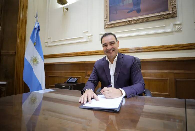 Pese a la crisis macroeconómica nacional y a la disminución de hasta el 80% en los ingresos por coparticipación federal, el gobierno de Corrientes continúa priorizando la defensa del salario, sostuvieron en Corrientes