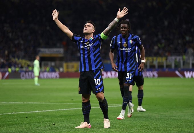 Alerta en la Selección: Lautaro Martínez vuelve a lesionarse y preocupa a Scaloni Lautaro Martínez sufrió una distensión en el sóleo izquierdo y estará al menos 15 días fuera. Inter seguirá su evolución y crece la preocupación en la Selección Argentina.