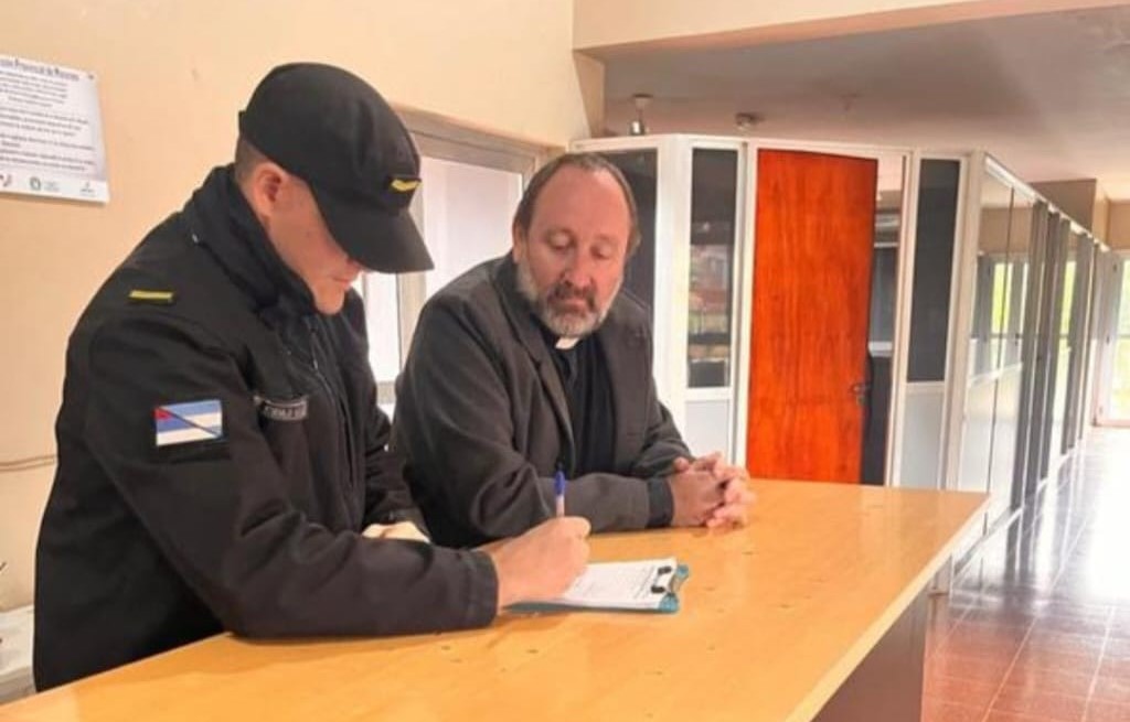 Capellanes de la Policía de Misiones obligados a hacer guardia administrativa en comisarías Szyszkowski3 1 - 1