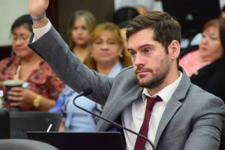 Koch criticó medida del HCD Posadas: “El recorte al personal fue una decisión unilateral del Ejecutivo” “No hay lugar donde tocaras el tema y no surgiera una crítica. Por eso dije que, desde los barrios más populares a los no tan populares, veo hoy un escenario complicado para la Renovación", dijo Koch