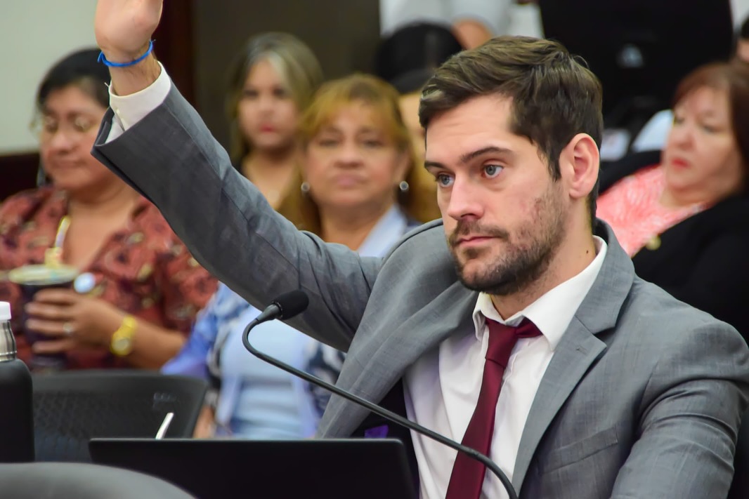 Koch no descarta un armado opositor amplio en la Legislatura 3 “No hay lugar donde tocaras el tema y no surgiera una crítica. Por eso dije que, desde los barrios más populares a los no tan populares, veo hoy un escenario complicado para la Renovación", dijo Koch