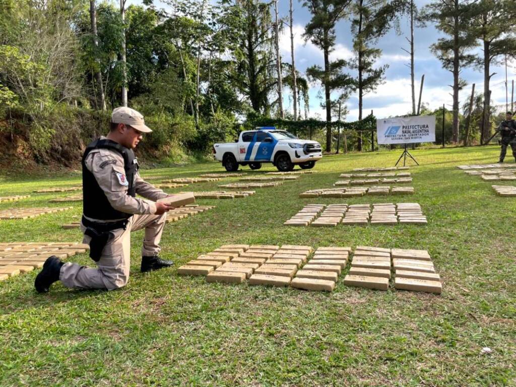 Prefectura Naval decomisó 1.780 kilos de droga en Misiones 3 Golpe al narcotráfico de la Prefectura Naval en Misiones