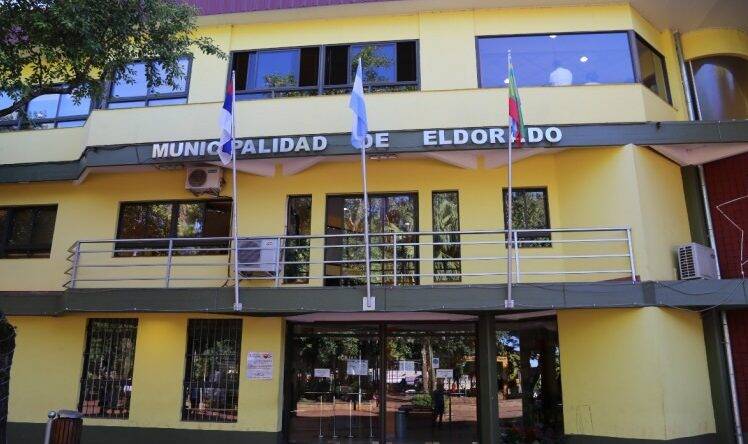 Kenia redujo frecuencias de colectivos en Eldorado y lo atribuye a deuda municipal de 6.000 millones 2 municpalidad eldorado - 1