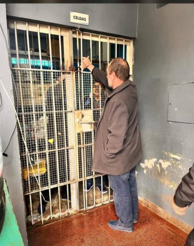 Capellanes de la Policía de Misiones obligados a hacer guardia administrativa en comisarías 4 “Cumplir mi misión de capellán es justamente la de acompañar las labores necesarias y visitar a los detenidos que lo requieran, acercando a Dios a los más necesitados, como dice la palabra”.