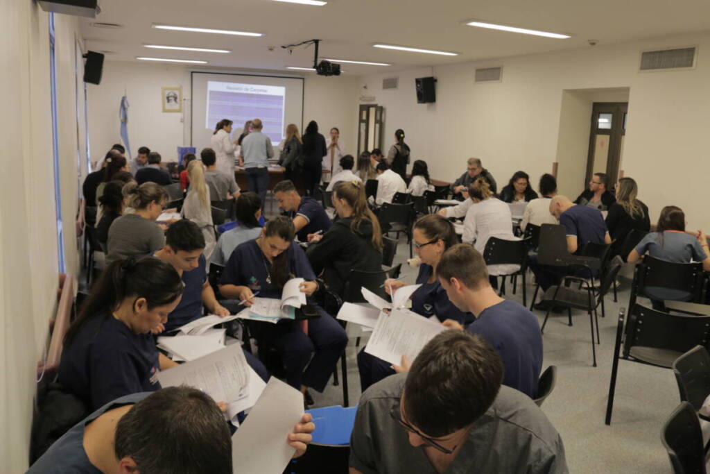 El Hospital Madariaga realizó la lectura de carpetas para residencias médicas y no médicas en Misiones 5 Los aspirantes que realizaron tres meses de pre-residencia suman un puntaje adicional de 0,5 en el concurso de ingreso, lo cual incentiva la formación temprana y el compromiso con el sistema sanitario provincial.