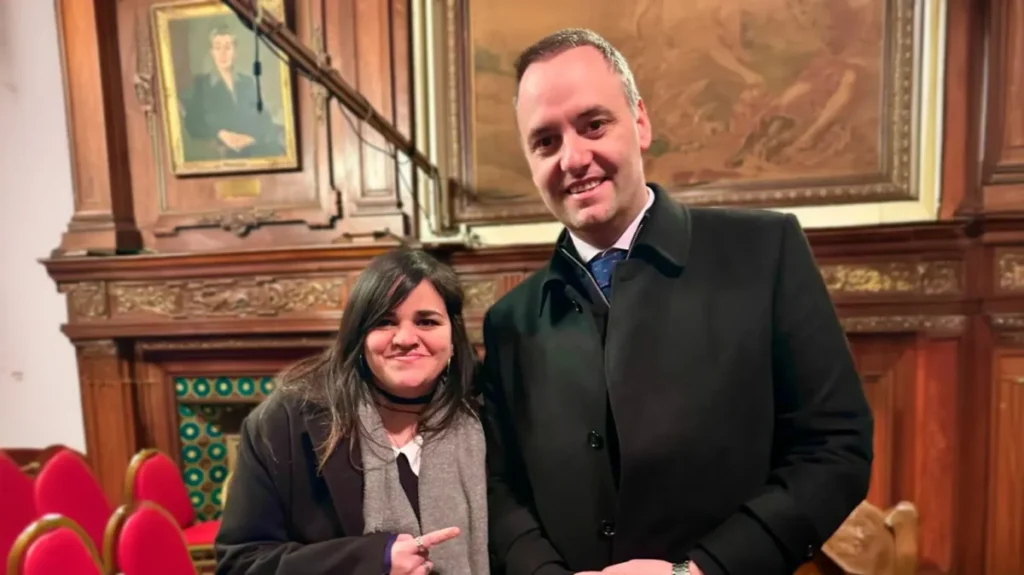 Quién es Victoria Cáceres, la libertaria que pide “motosierra” y es candidata renovadora victoria caceres - 1