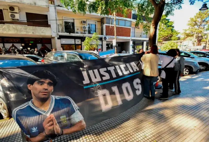 Maradona: tras la anulación del juicio sortean nuevo tribunal 2 Sortearán este jueves el tribunal que tendrá a cargo la reanudación del juicio por la muerte de Diego Armando Maradona.