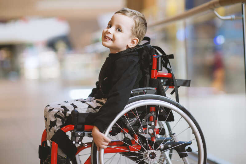 Costo-efectividad y equidad de la AME: importancia de la pesquiza neonatal 3 “Incluir el análisis de AME dentro de la pesquisa neonatal es determinante. Puede marcar la diferencia entre la vida y la muerte, entre una discapacidad grave y una calidad de vida significativamente mejor”.