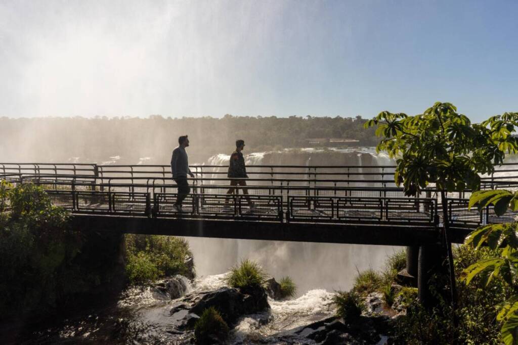 Las Cataratas del Iguazú se ubican entre los destinos más elegidos con miles de ingresos diarios cataratas del iguazú