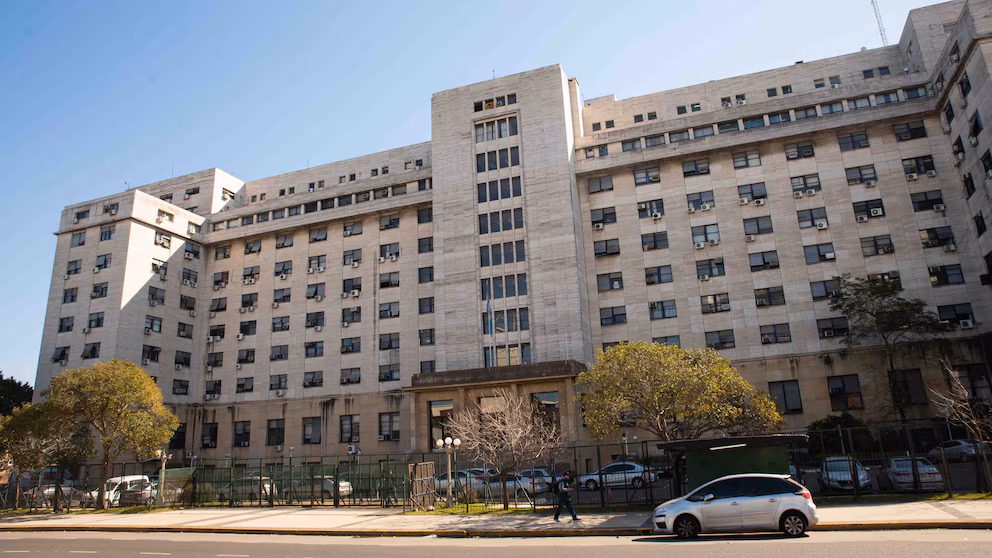 El Tribunal Oral Federal 2 remite a Casación apelación de defensa de Cristina Kirchner sobre visitas en prisión domiciliaria 4 Defensa