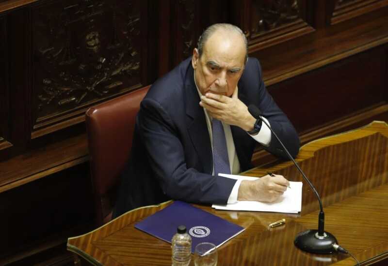 El Gobierno nacional anticipó que vetará las leyes que "afecten" el equilibrio fiscal 3 El jefe de Gabinete, Guillermo Francos, protagonizó este jueves un tenso episodio