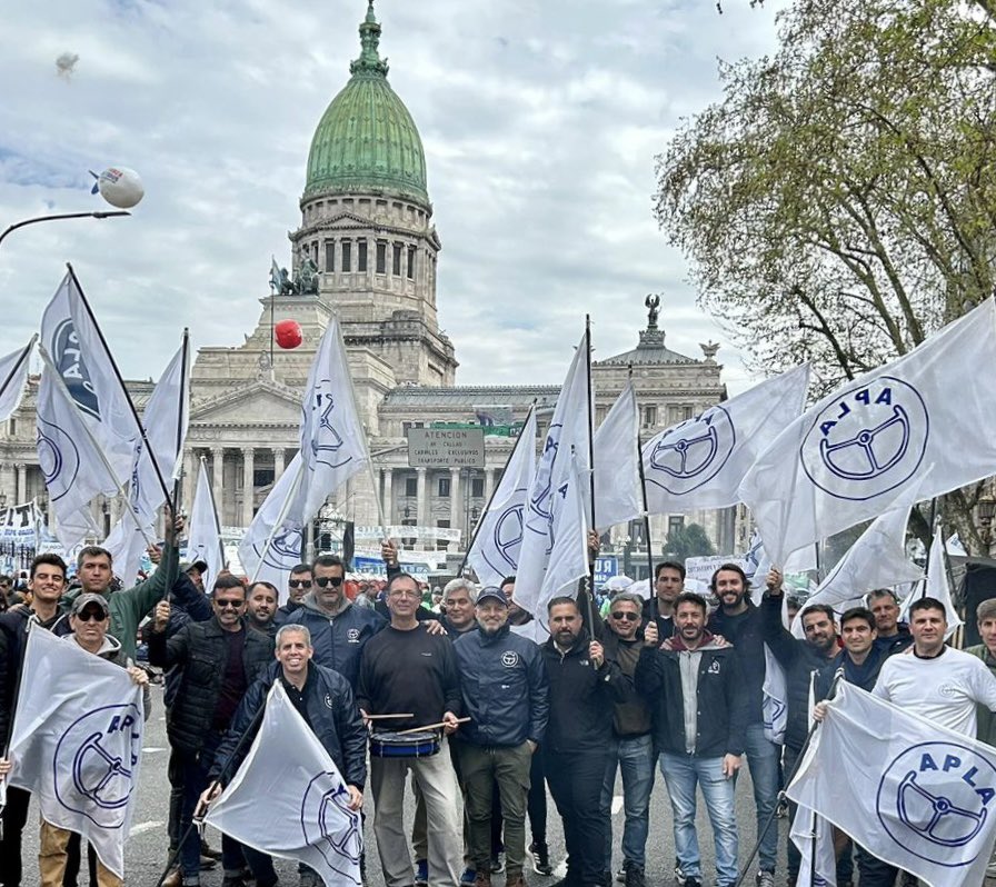 Los sindicatos reclamaron una intervención urgente de la OIT para frenar lo que consideran una ofensiva regresiva en materia de derechos laborales y proteger los marcos legales que rigen la libertad sindical en Argentina.