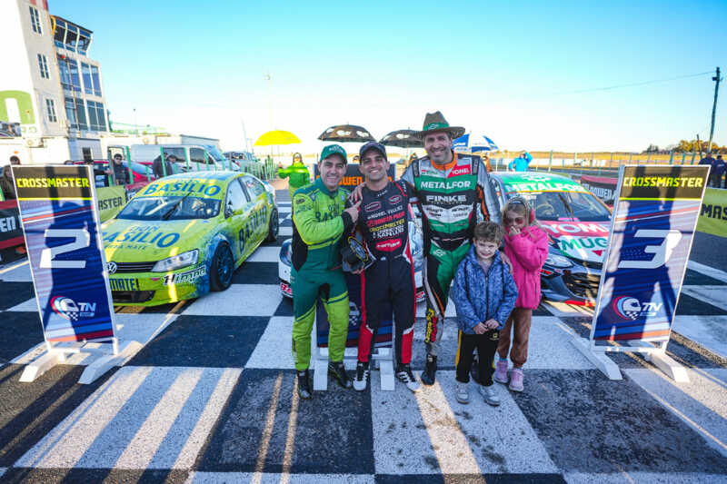 Carlitos Okulovich fue quinto en la Clase 3 del Turismo Nacional 2 Facundo Chapur, Carlos Okulovich yJonatan Castellano en Viedma