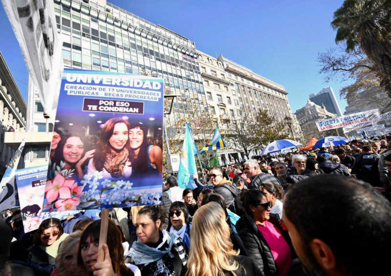 Mi querida mariposa 4 “Acá va a haber un dilema estratégico, porque la apelación al costo social del ajuste tendría mucho más rating en la campaña que “Cristina Libre”, pero al mismo tiempo, no puede bajar semejante bandera debido a elementales razones políticas".