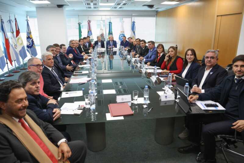 En el marco de una reunión del Consejo Federal de Inversiones, gobernadores de todo el país propusieron modificar el artículo 5° de la Ley de Coparticipación (23.548)
