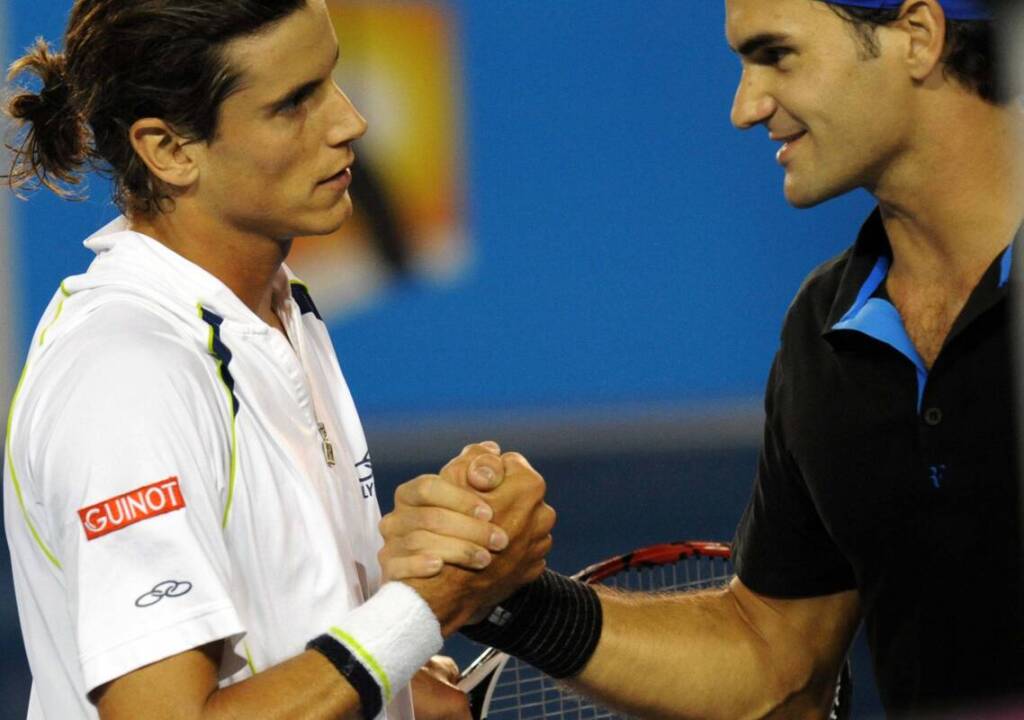 Diego Hartfield en Radio Up: "El Estado está asfixiando a los que quieren trabajar en Misiones" 1 La histórica foto de Diego Hartfield y Roger Federer en el Australian Open