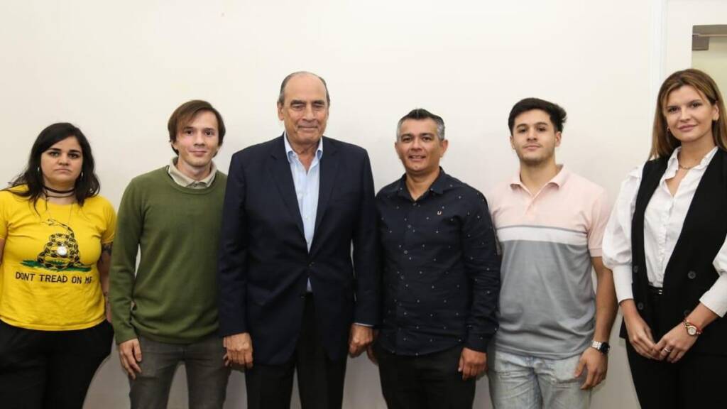 Franco Insaurralde: “Somos liberales que creemos en el orden, pero también en acompañar al que quiere emprender” 4 Insaurralde relató que incluso tuvo una reunión con Guillermo Francos luego del triunfo presidencial de Milei, cuando el espacio aún no era un partido formal.