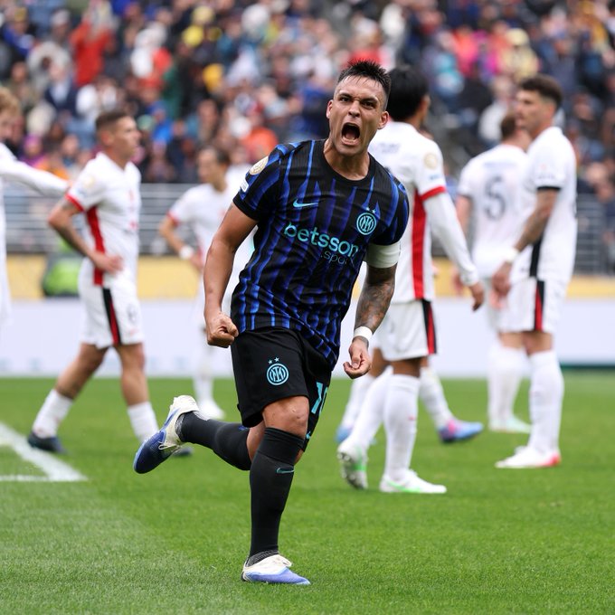 Alerta en la Selección: Lautaro Martínez vuelve a lesionarse y preocupa a Scaloni 5 Lautaro Martínez sufrió una distensión en el sóleo izquierdo y estará al menos 15 días fuera. Inter seguirá su evolución y crece la preocupación en la Selección Argentina.