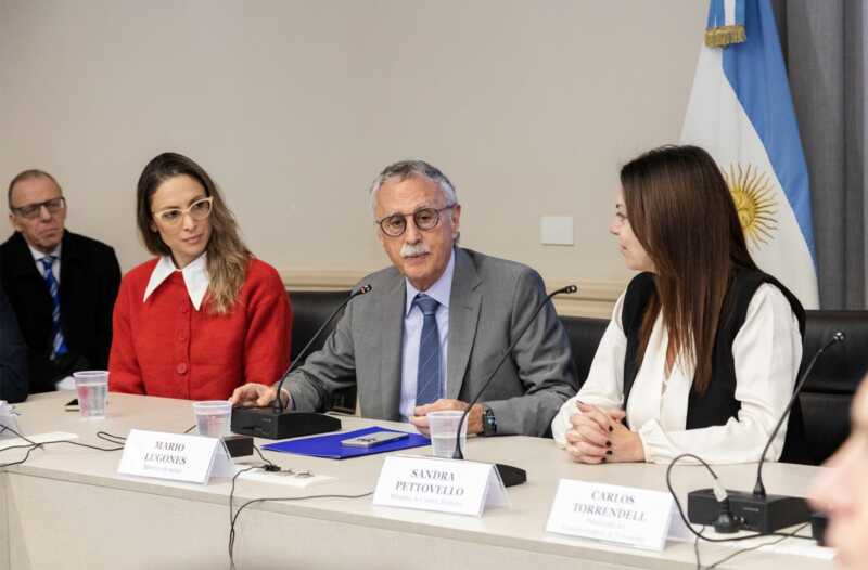 Fracasó sesión de Diputados por falta de quórum ante las ausencias de Karina Milei, Caputo y Lugones 2 diputados