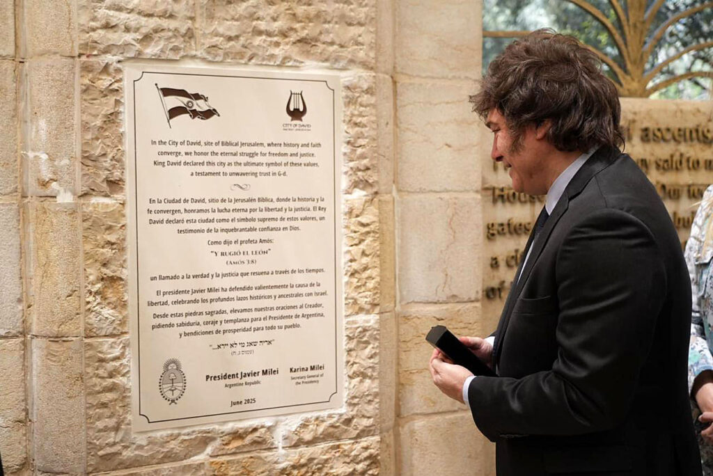 Milei ya no está en Israel y no corre riesgo tras el ataque a Irán 2 “Ya no está en Israel”, fue el mensaje con el que Adorni despejó las dudas sobre la ubicación de Javier Milei