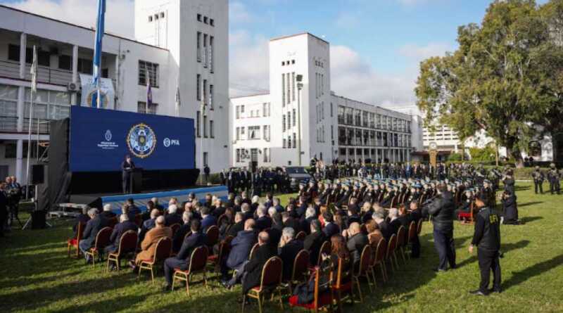 El gobierno presentó el plan para crear un FBI argentino 4 Milei y Bullrich presentaron la nueva Policía Federal